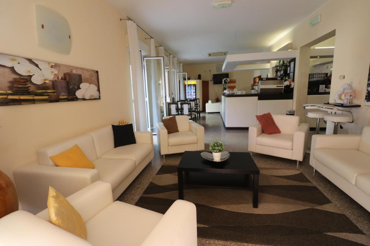 Hotel Galassia Rimini Kültér fotó