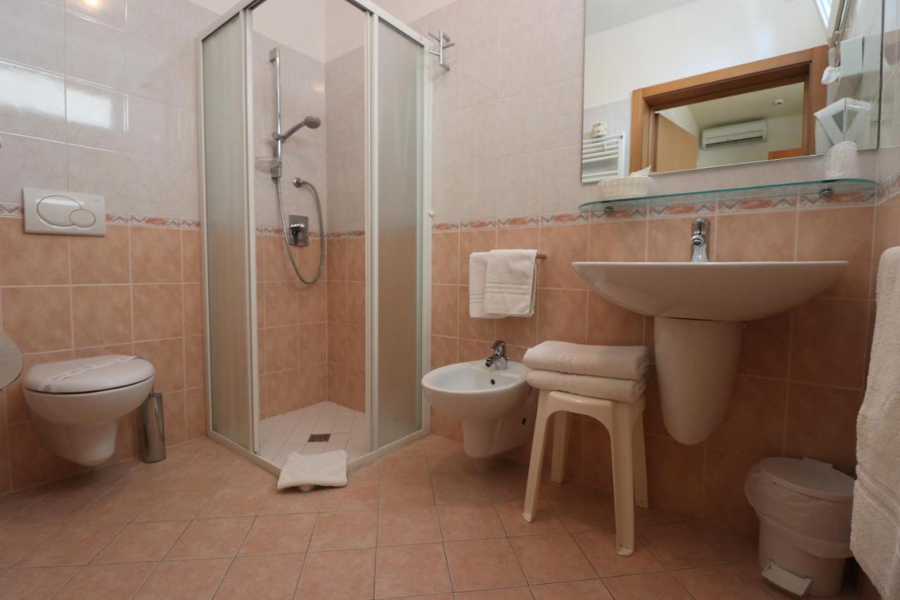 Hotel Galassia Rimini Kültér fotó