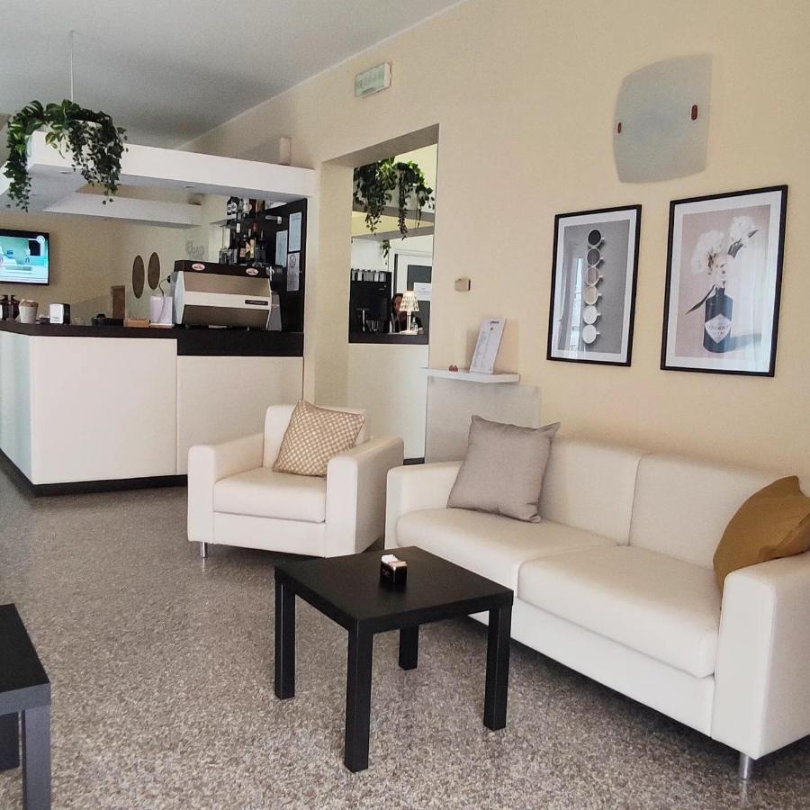 Hotel Galassia Rimini Kültér fotó