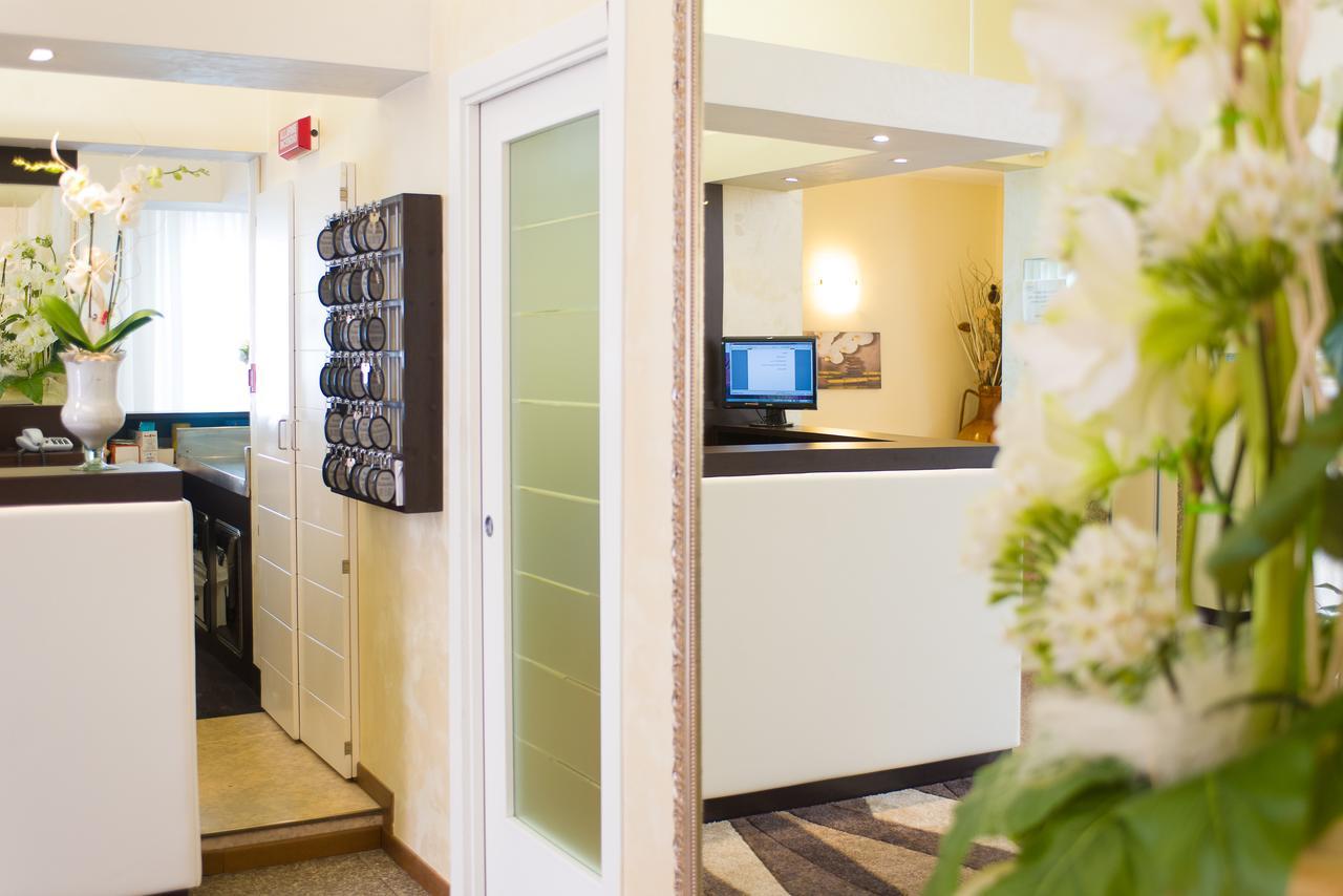 Hotel Galassia Rimini Kültér fotó
